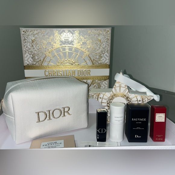 New, unused and Authentic Holiday edition Dior gift set - Picture 3 of 9